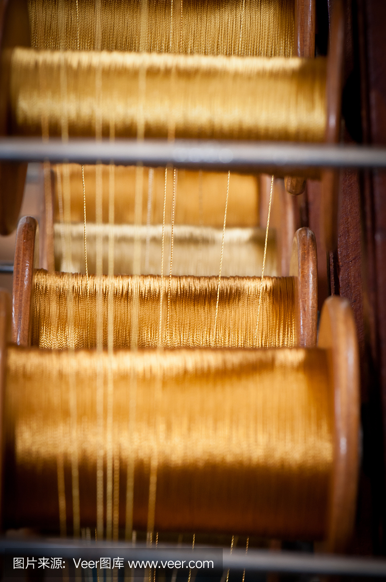 纺织厂的金线轴